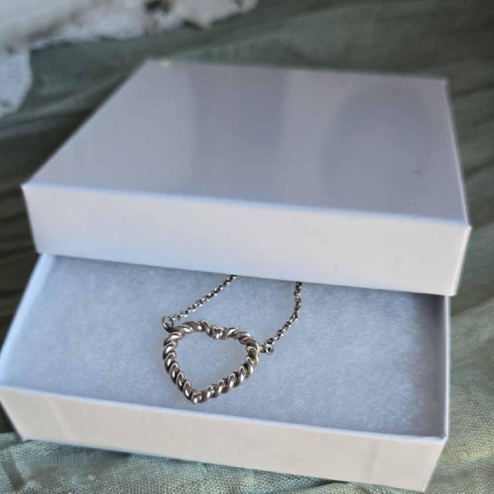 Vintage Tiffany & Co. 925 Silver Twisted Rope, Twisted Heart Necklace - Picture 11 of 15